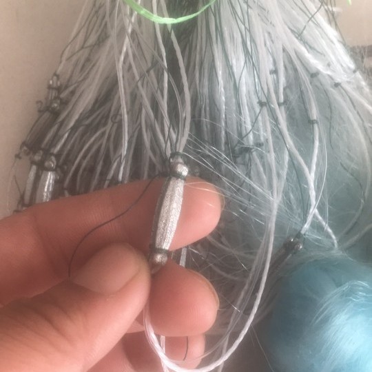 工厂直销三层渔网 三层粘网沉网鲫鱼鲤鱼草鱼丝网加重挂网尼龙流