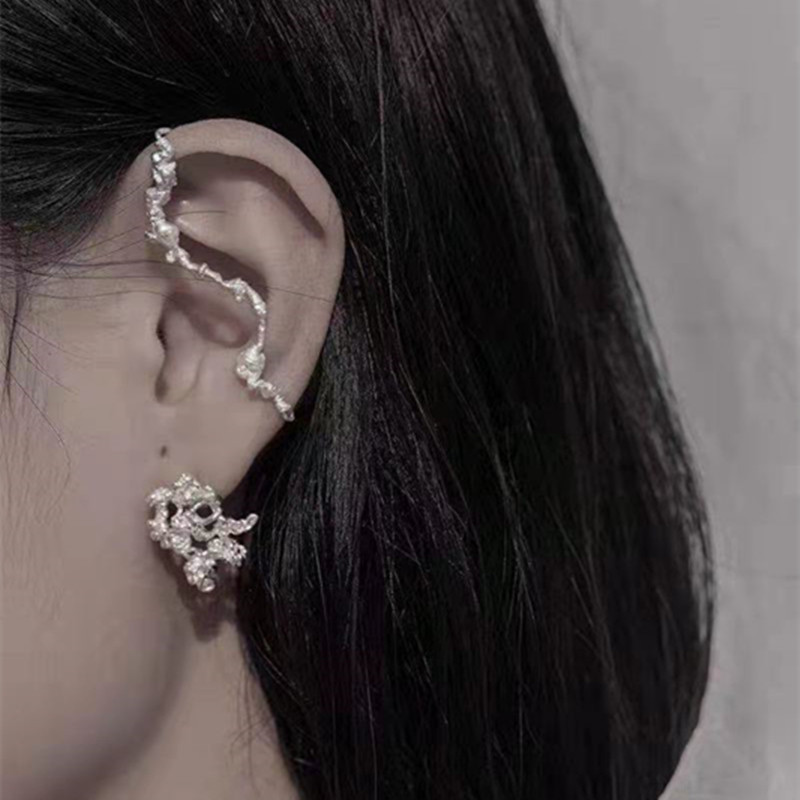 Fashion Irregular Metal Earrings Ear Clips display picture 2