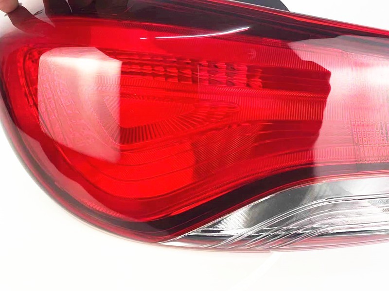 Suitable for Beijing Hyundai's new 16 Langdo rear tail lamp assembly rear lamp housing rear lampshade tail lamp half assembly