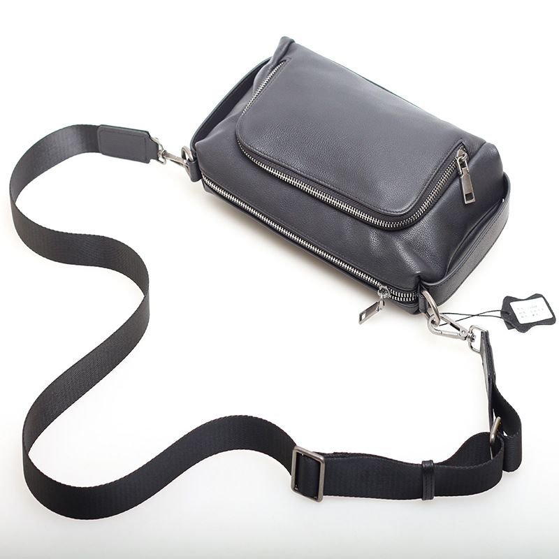 Universal shoulder bag for men and women