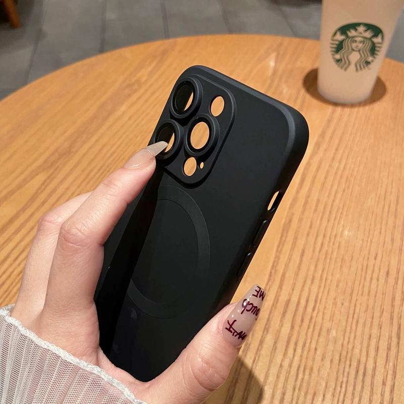 Матовый силиконовый защитный чехол (Apple) iPhone 16, совместим с MagSafe, противоскользящее покрытие