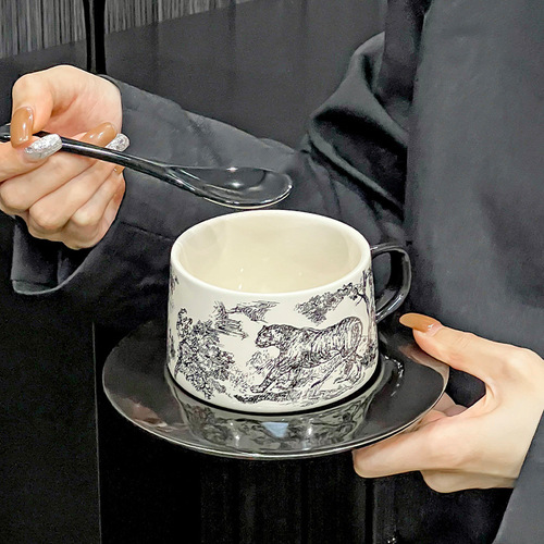 High-end exquisite ceramic latte cup, new afternoon tea cup set with saucer, luxurious and sophisticated design
