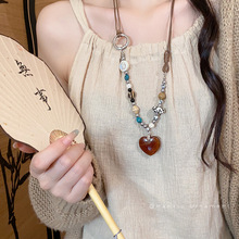 文艺复古陶瓷木质串珠爱心项链轻奢高级感毛衣链时尚气质简约项饰