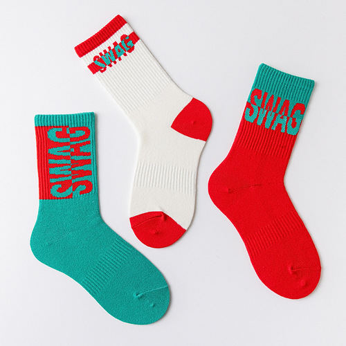 Socks for men, summer trendy lettered mid-calf football socks, street fashion brand sports pile socks, long socks for women