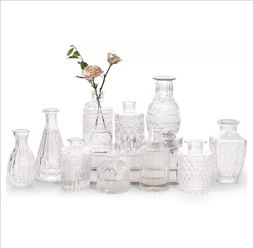 Transparent glass vases for decorating dining tables, home
