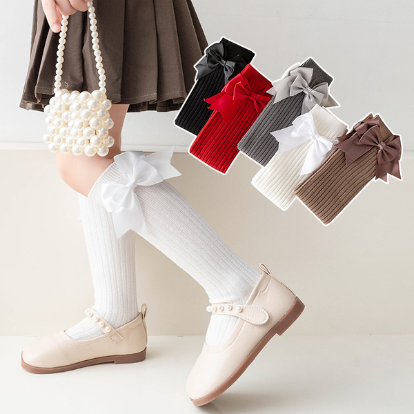 Thin children's autumn socks with bow