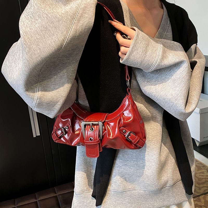 Retro Style Hot Girl Distressed Two-Color Leather Shoulder Bag Cross-Border New High-Quality Women's Bag Armpit Bag Trendy Retro Style Hot Girl Distressed Two-Color Leather Shoulder Bag Cross-Border New High-Quality Women's Bag Armpit Bag Trendy