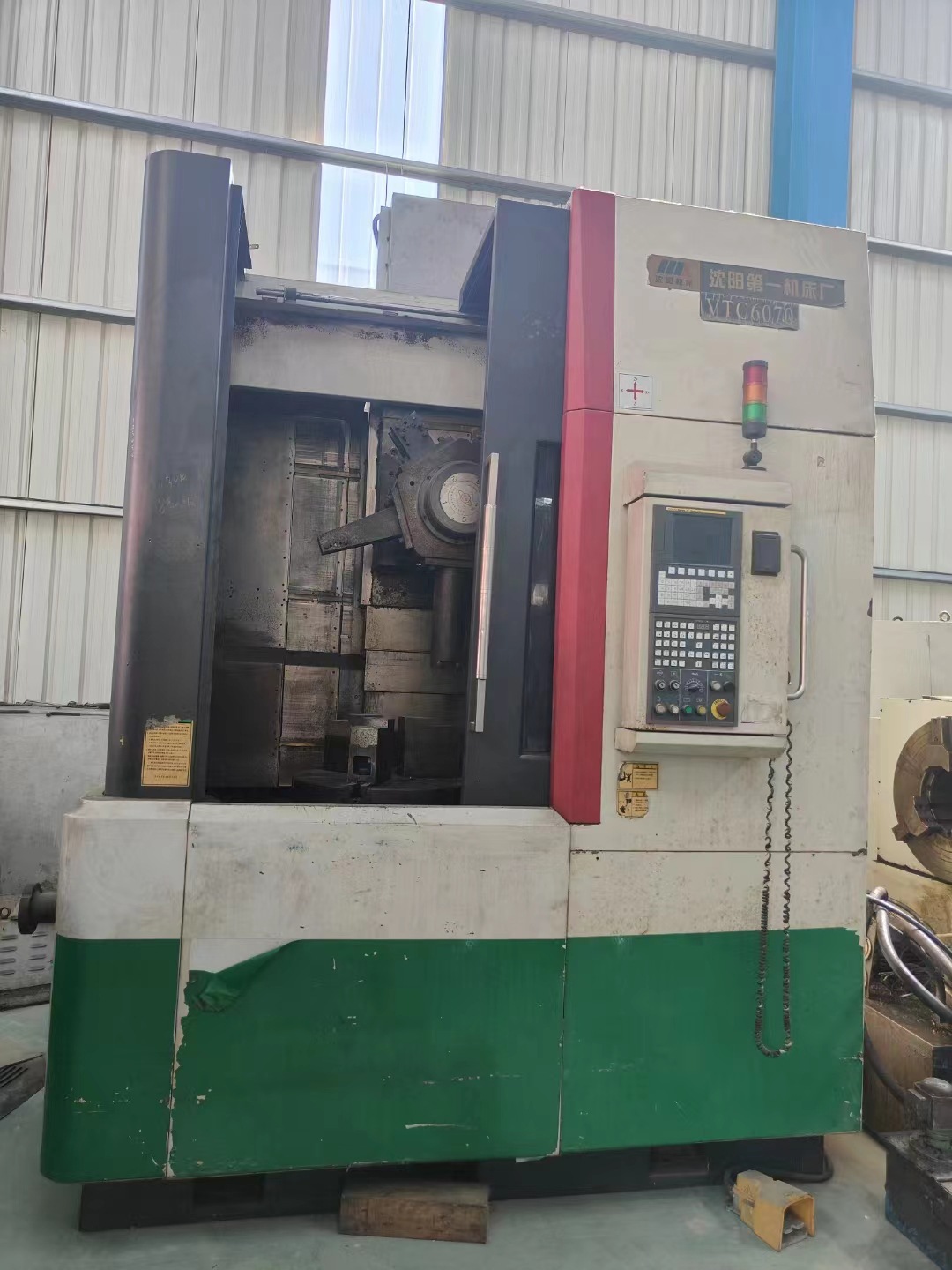 处理二手沈阳VTC6070数控立式车床切削高度700