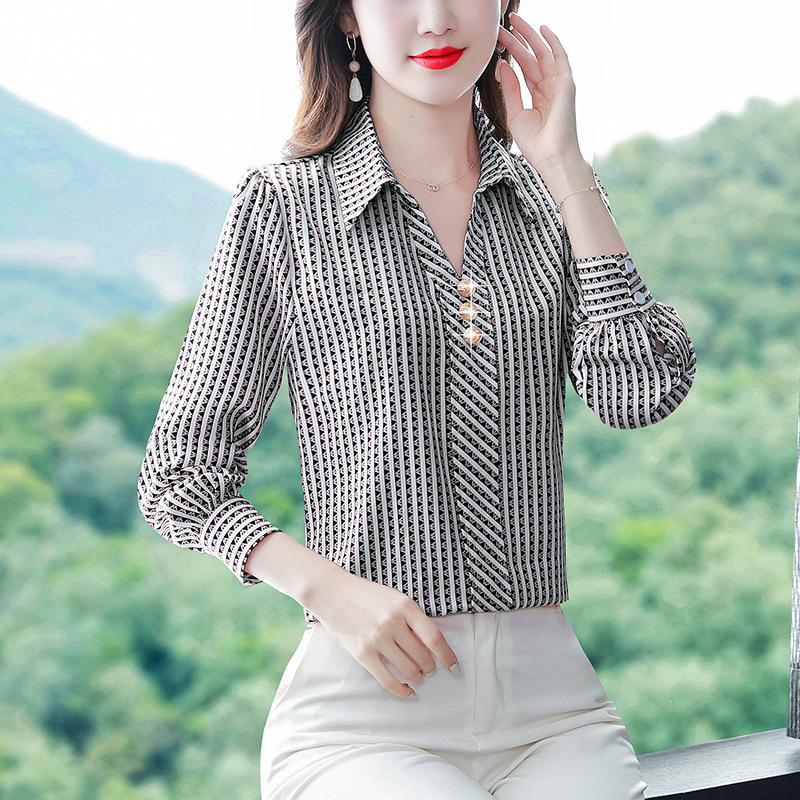 Authentic 100% Silk Spring/Summer Striped Women's T-Shirt for Moms, Elegant Casual Long-Sleeve Top with a Turn-Down Collar