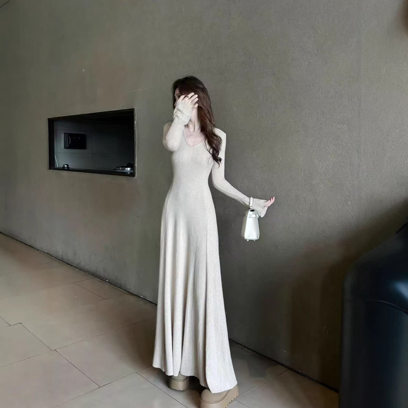 Long-Sleeved French-Style Gentle and Elegant Knit Dress for Tall Individuals, New Spring Model, Slim Fit and Flattering Inner Dress Long-Sleeved French-Style Gentle and Elegant Knit Dress for Tall Individuals, New Spring Model, Slim Fit and Flattering Inner Dress