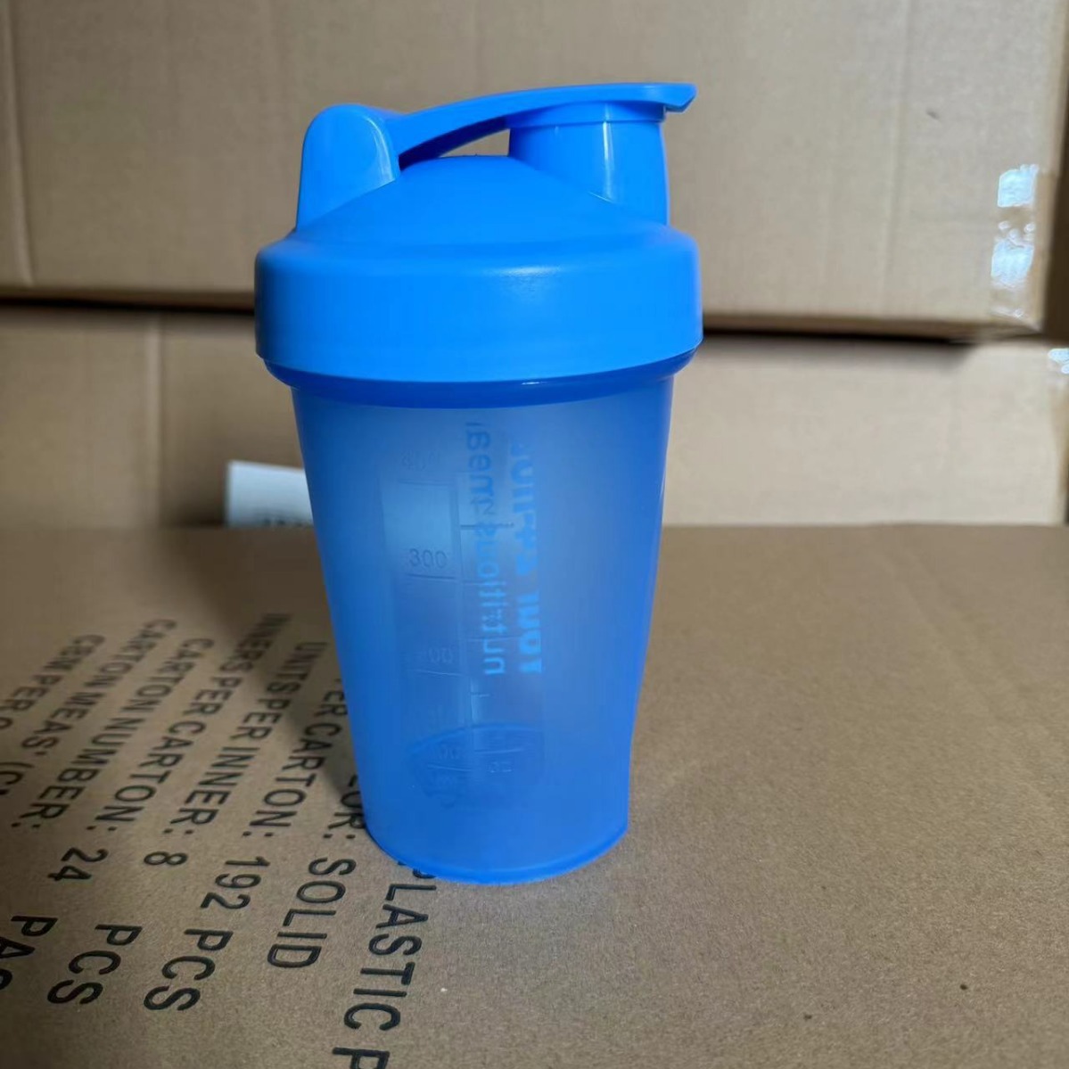 Spot taza batida de plástico al por mayor taza batida de 500 ml taza batida taza batida de proteína en polvo fabricante de taza batida al por mayor