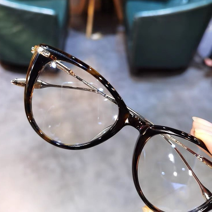 Nuevas gafas de ojo de gato anti-luz azul de alta calidad para personas de mediana edad con el mismo tipo de gafas de lectura de periódicos