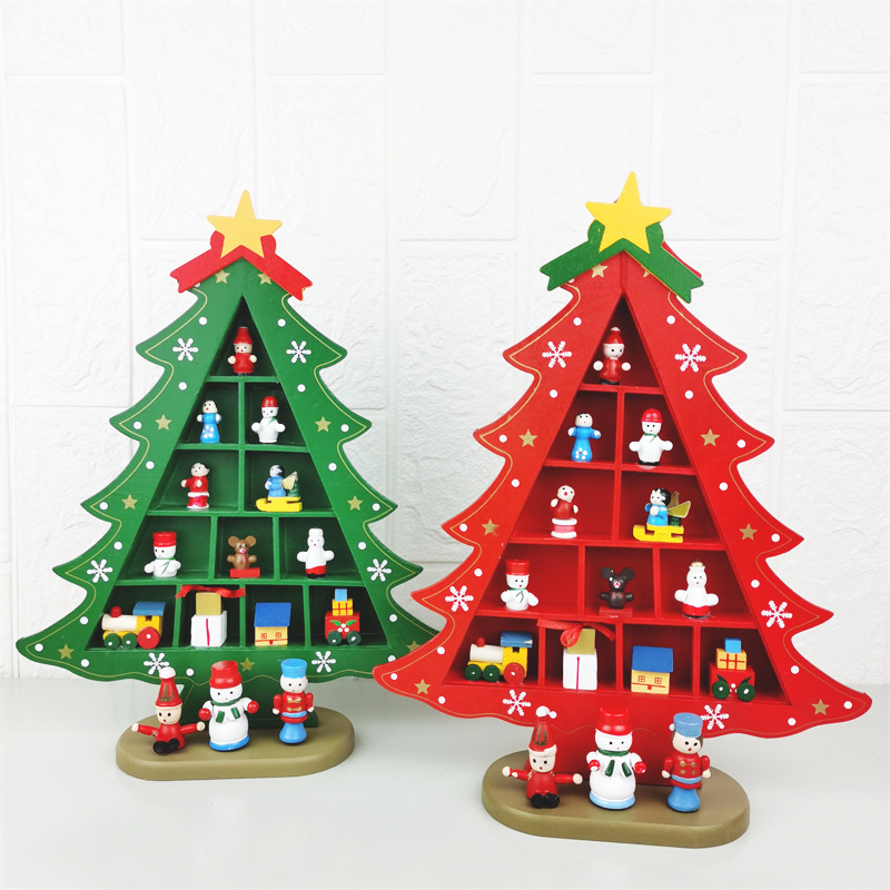 クリスマスの木製の格子の人形のクリスマスツリーdiyは家のデスクトップの置物のテーブルの装飾用品をつづり合わせます。|undefined