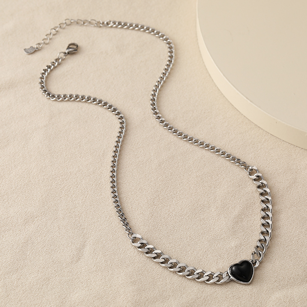Creative Retro Black Heart Thick Chain Necklace