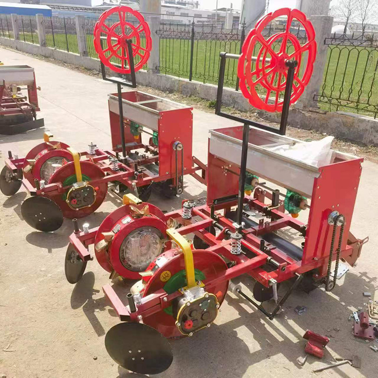 花生铺膜播种机菏泽秋葵点播机免人工抠膜玉米膜上种植机种毛豆机