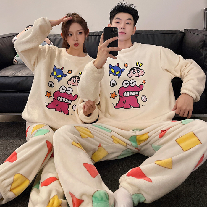 Pareja pijamas Otoño e Invierno arroz polar cuello redondo dulce de dibujos animados forrado de lana gruesa de coral cálido se puede usar fuera traje