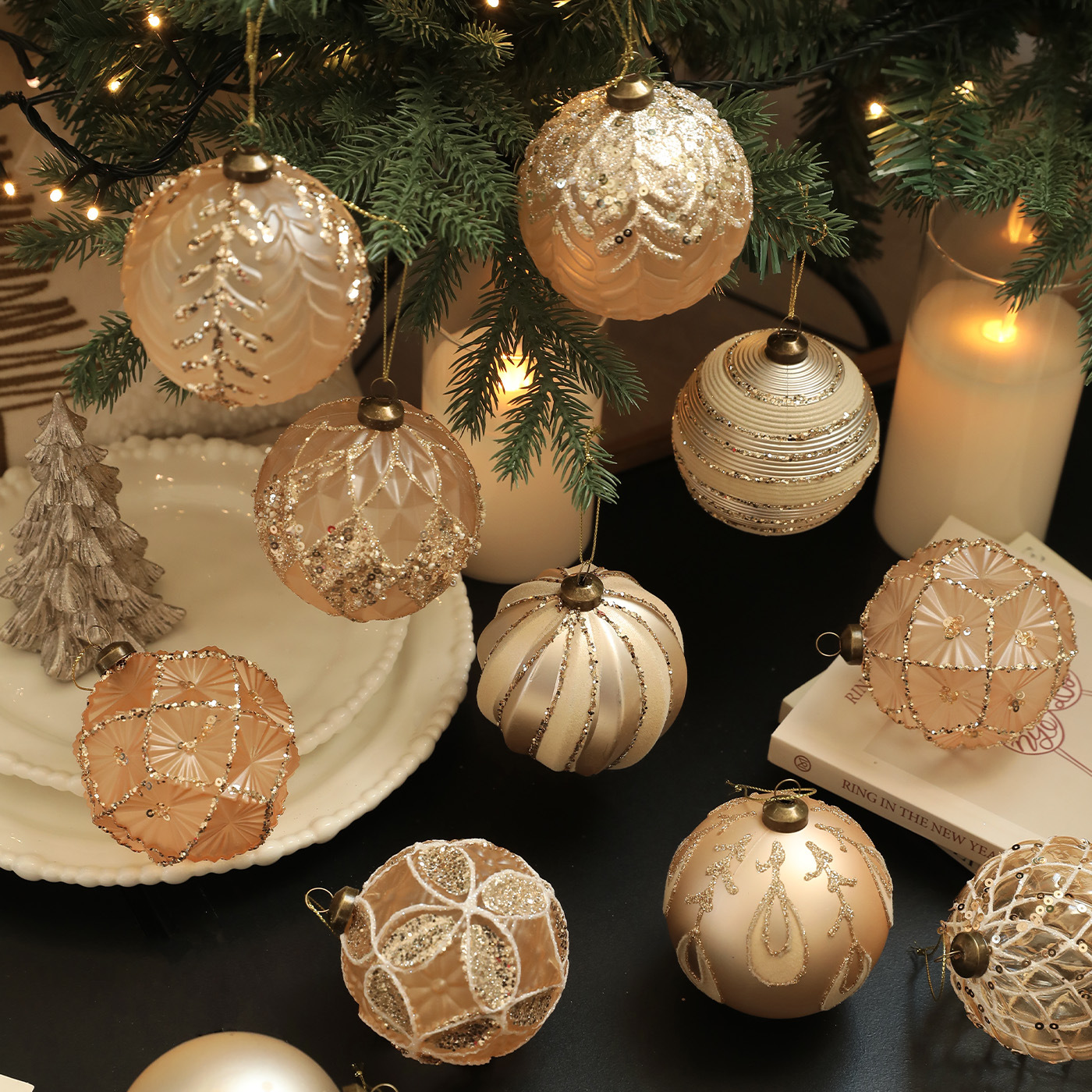 Nuevo producto 8CM bola de Navidad color champán oro polvo retro árbol de Navidad colgante bola decoración colgante diseño colgante