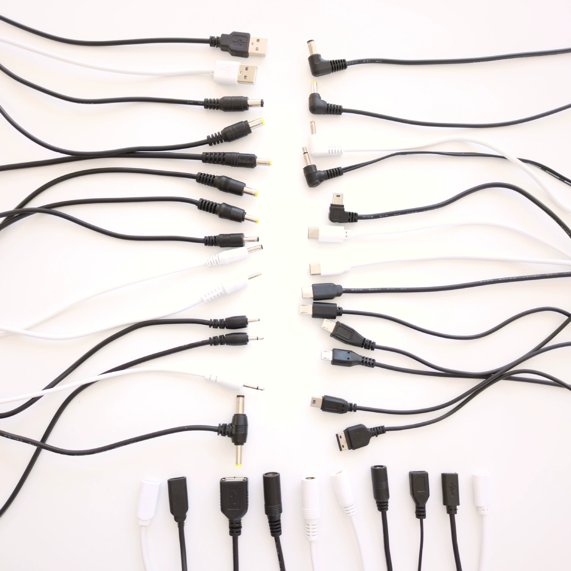 USB‑кабель, дата‑кабель. Шнур питания (DC): 5.5, 4.8, 4.0, 3.5 мм; Type‑C; micro; 2.5