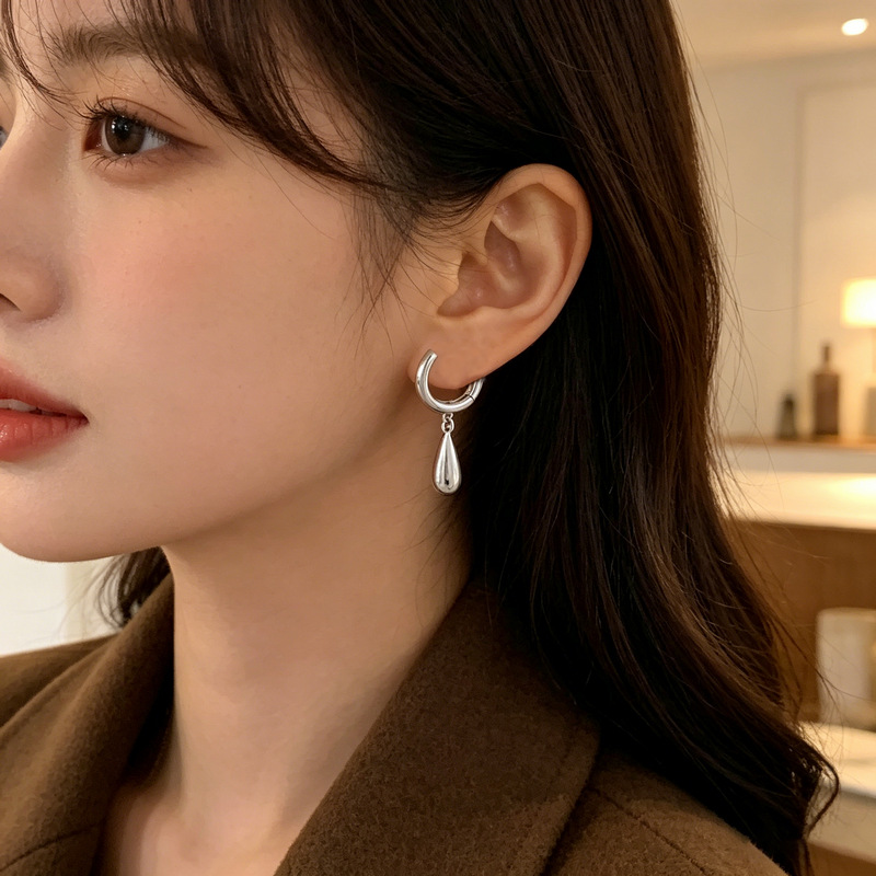 Suzyacckr Same Style Autumn and Winter High-End Water Drop Earrings, Simple and Minimalist Style Earrings for Women, Versatile Ear Accessories