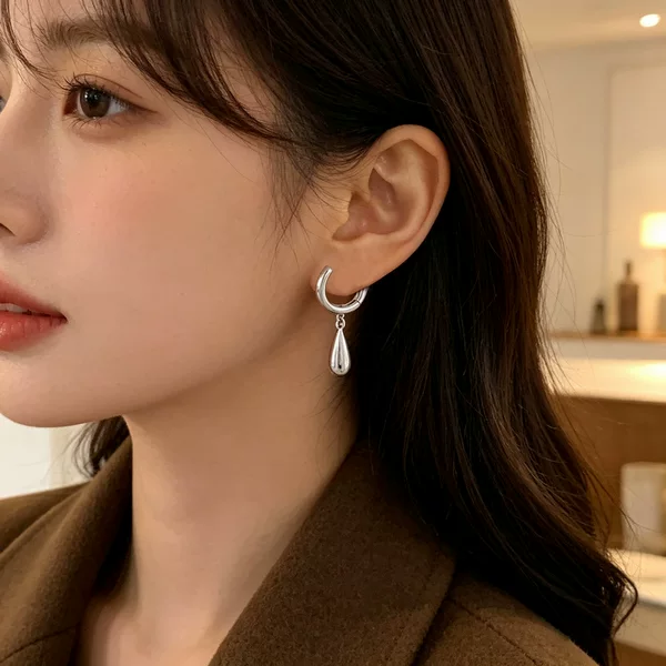 Suzyacckr Same Style Autumn and Winter High-End Water Drop Earrings, Simple and Minimalist Style Earrings for Women, Versatile Ear Accessories