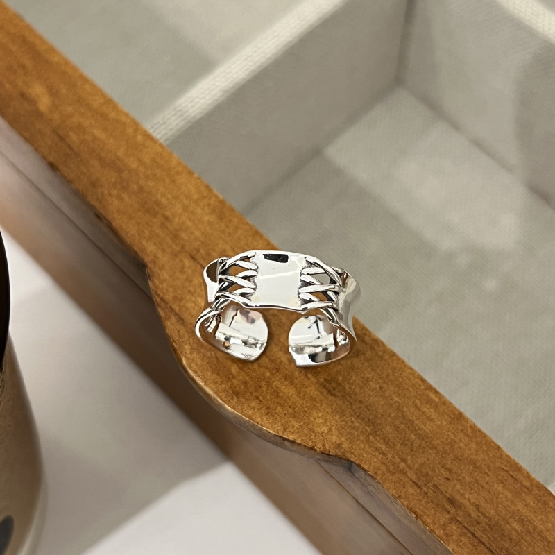 Geometric Line Retro Cross Ring For Women
