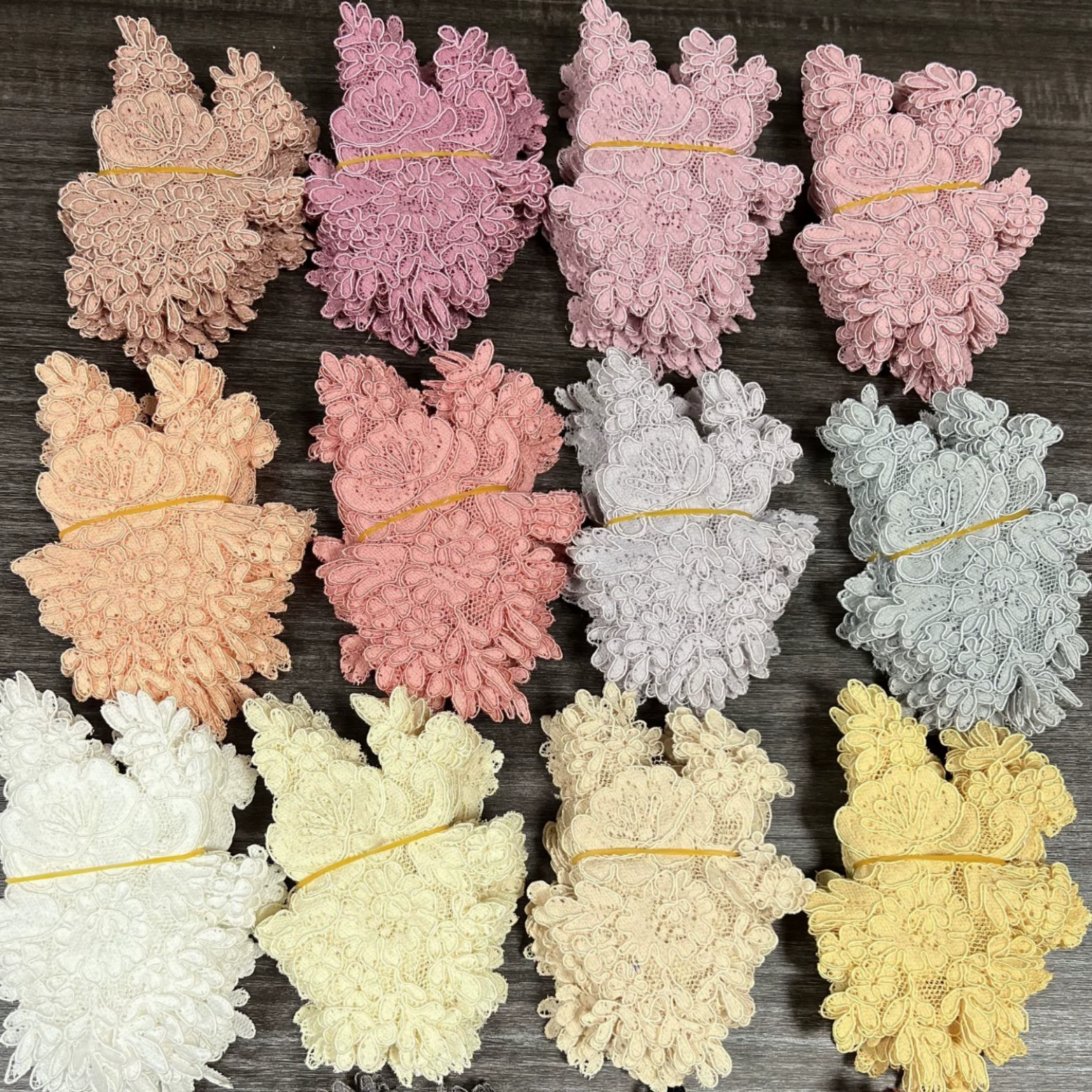 Кружевная отделка из костяного кружева от производителя, в наличии, для свадебных платьев и модных аксессуаров.