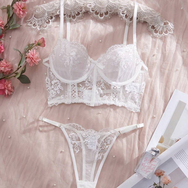 European and American Style White Bra and Thong Lingerie Set, Lace Women's Lingerie Set That Can Be Worn Outside European and American Style White Bra and Thong Lingerie Set, Lace Women's Lingerie Set That Can Be Worn Outside