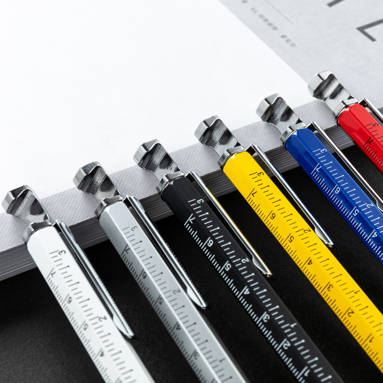 soporte de teléfono móvil abertura de botellas herramienta lápiz multifuncional siete en uno escala lápiz de pantalla táctil doble cabeza destornillador lápiz de bola