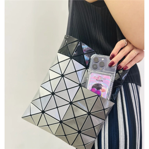 Japanese quality pocket one-shoulder bag with diamond pattern
