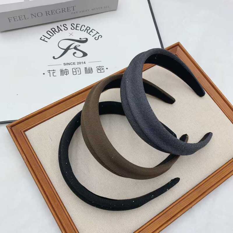 Vintage Fabric Rhinestone-Enhanced Elevated Headband with Wide Edges, Stylish Wide-Edge Hairband, Elegant Hair Clip Vintage Fabric Rhinestone-Enhanced Elevated Headband with Wide Edges, Stylish Wide-Edge Hairband, Elegant Hair Clip