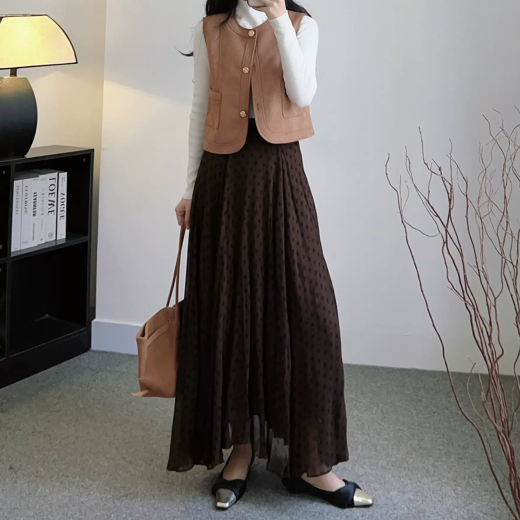 26新款MD法式复古垂感波点设计感不规则下摆半身长裙 05235502700