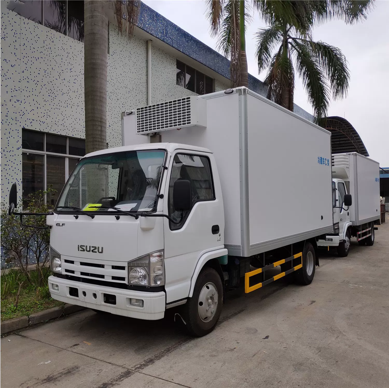 厢式蓝牌庆铃小型肉挂冷藏车肉钩冷链车制冷保温佳为猪肉新鲜护航