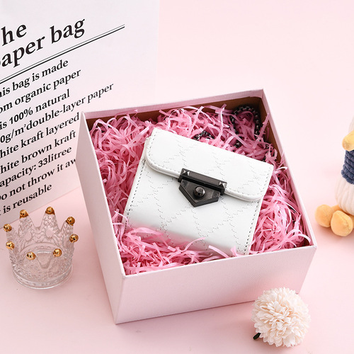 Wholesale manufacturer of Laffra grass paper fibers, bulk 10g 20g 50g happy couple candy box filler shredded paper fibers in stock Laffra grass