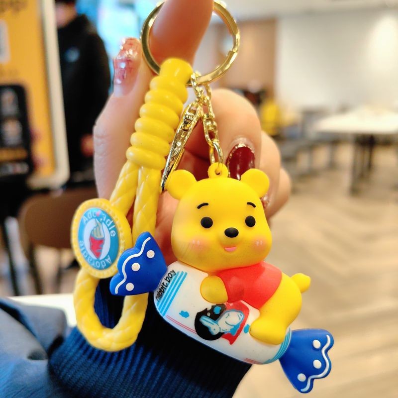 Dibujos animados pvc serie de anime llavero juego de marea muñeca llavero de coche bolsa colgante máquina de garra regalo al por mayor