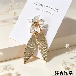 欧美钛钢胸针小香风复古金属树叶鸢尾花胸花轻奢高级钛合金胸针