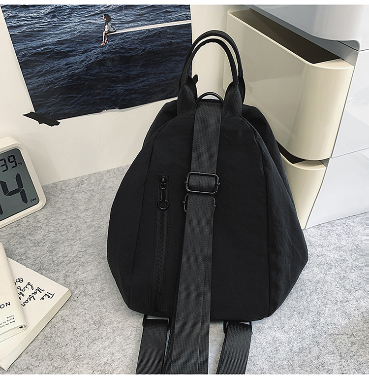 Unisex casual large-capacity crossbody bag, sporty casual student backpack, fashionable and versatile commuter single-shoulder bag undefined