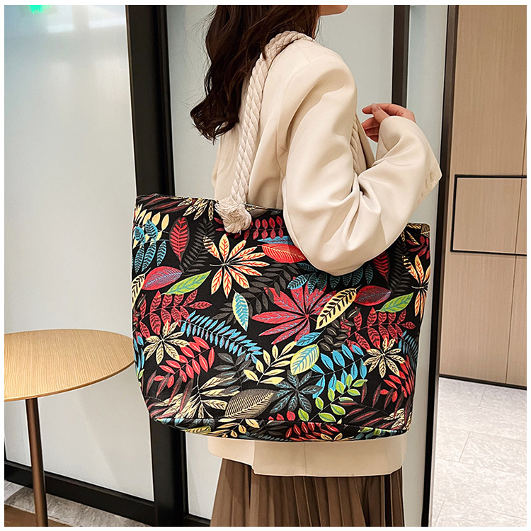 Women's Medium Canvas Geometric Stripe Streetwear Sewing Thread Square Zipper Tote Bag display picture 26
