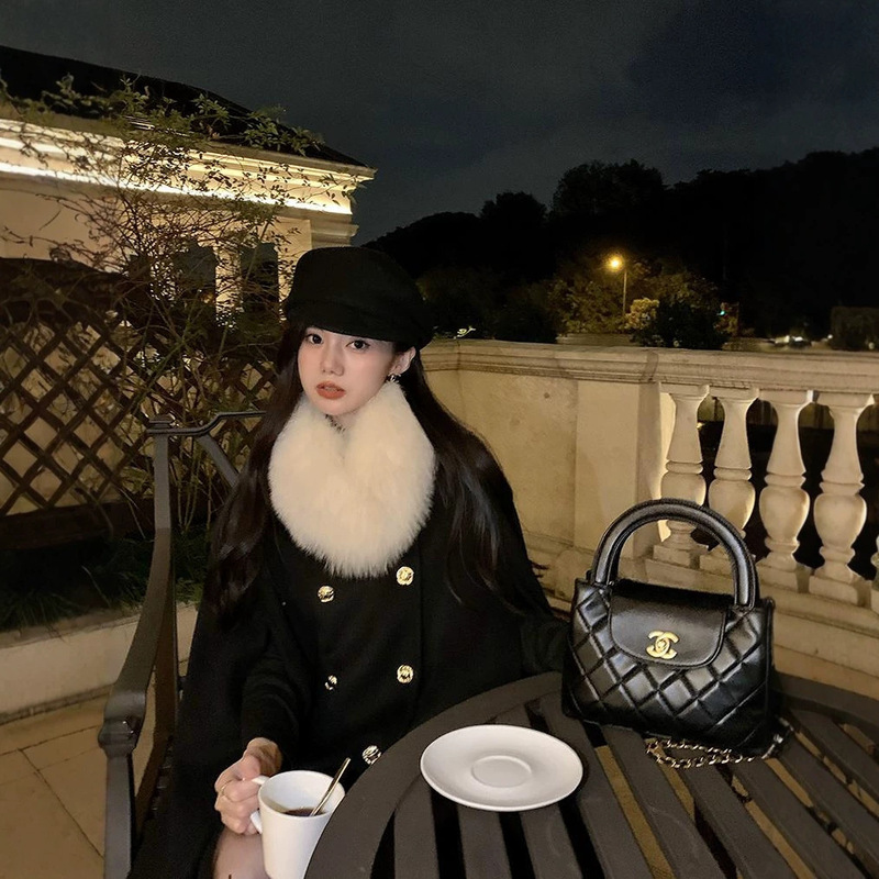 Black and Gold Cape-Style 26 Fall/Winter New Model Women's Double-Sided Wool Coat with Fox Fur Collar, High-End Woolen Fur Jacket Black and Gold Cape-Style 26 Fall/Winter New Model Women's Double-Sided Wool Coat with Fox Fur Collar, High-End Woolen Fur Jacket