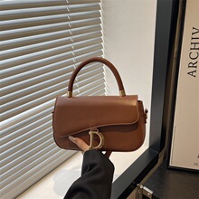 �＾�ٴ�С����p�ݼ�ɫŮ��2025С����������|��ⷨʽб���