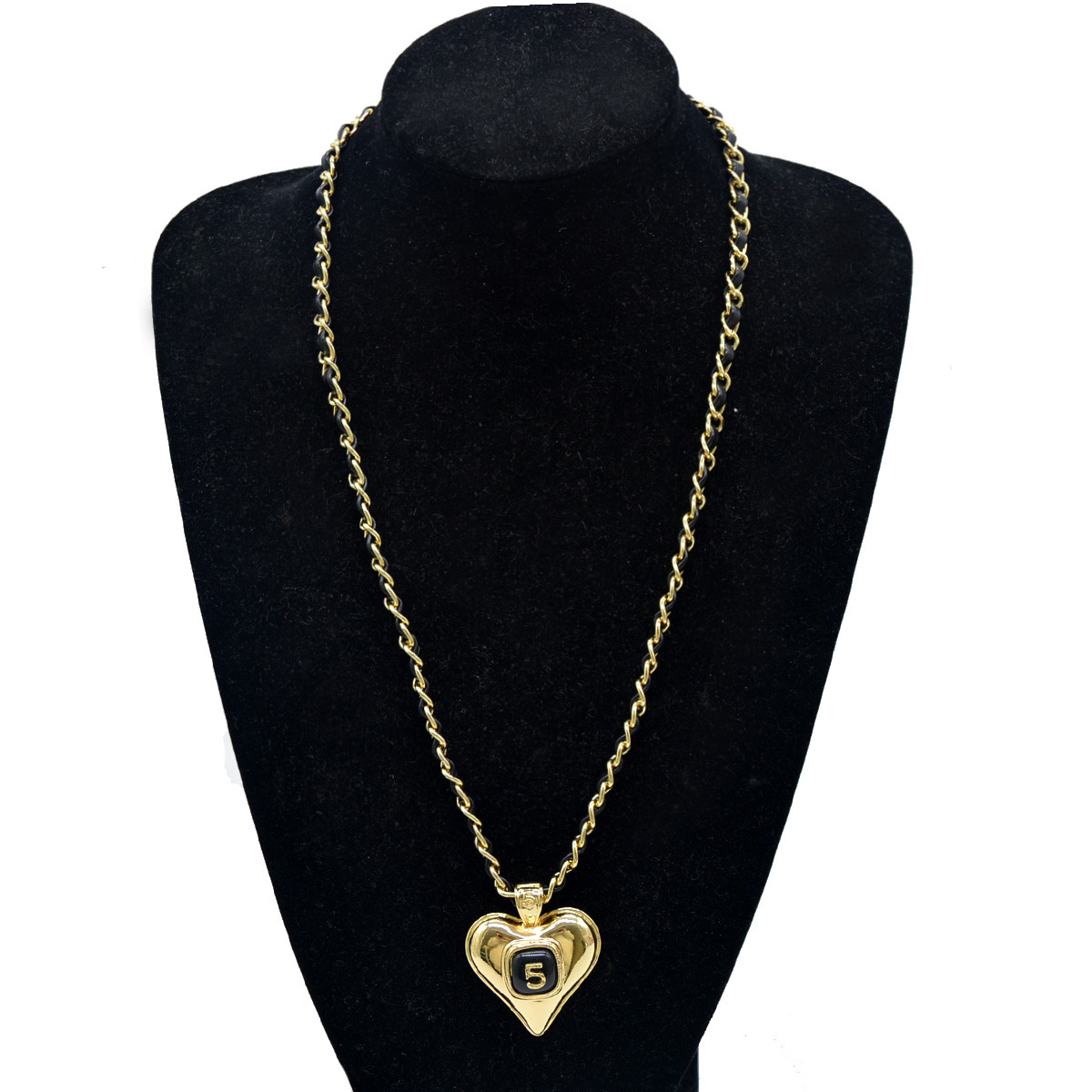 Retro Woven Chain Heart Pendant Necklace Personality Sweater Chain display picture 2