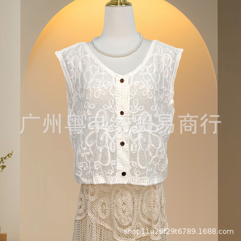Heavy-Duty Three-Dimensional Embroidered Sleeveless Mesh Vest for Women, Short Cardigan for Layering, Unique Lace Shawl Heavy-Duty Three-Dimensional Embroidered Sleeveless Mesh Vest for Women, Short Cardigan for Layering, Unique Lace Shawl