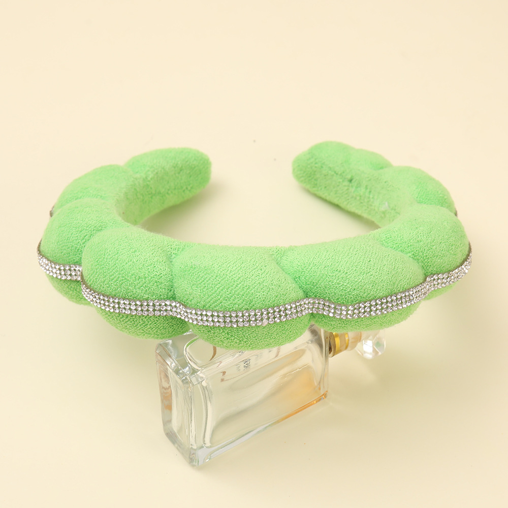 La nueva diadema de diamantes con incrustaciones de Amazon, la parte superior del cráneo alto, el traje de pulsera de giro de alta calidad, la diadema, el tocado anudado femenino, la joyería