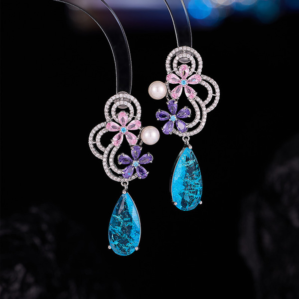 Long elegant retro earrings with zircon drop-shaped for bride