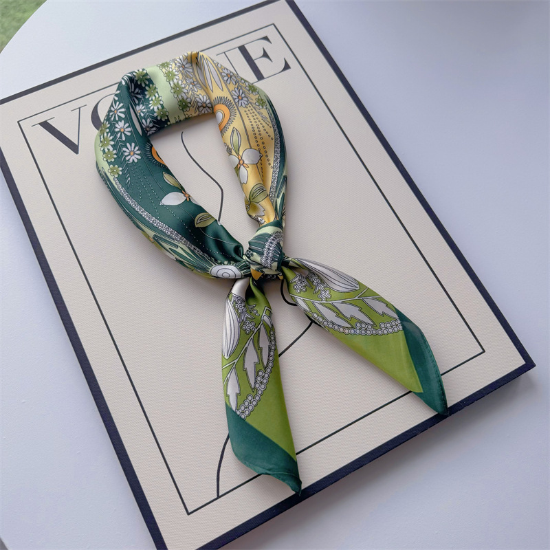 Primavera y verano nueva bufandas de impresión de letras de satén 70 × 70 bufandas de seda pequeñas bufandas cuadradas de alta calidad bufandas de estilo francés