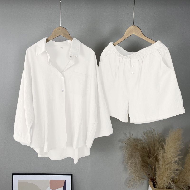 Completo estivo da donna in cotone e lino, composto da camicia e pantaloncini, tinta unita, due pezzi._voghion.com