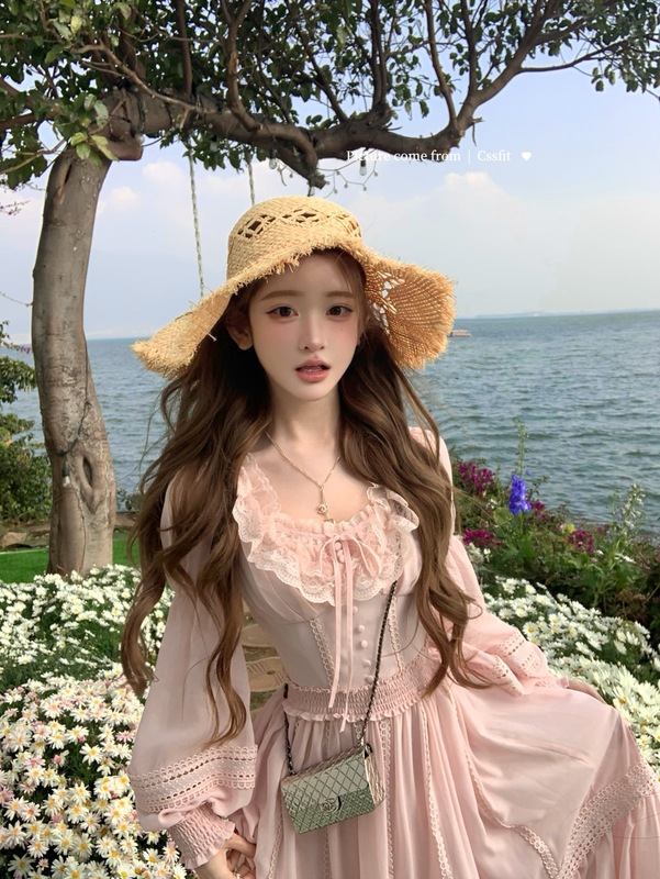 迟伞伞 25/ss 雾岛香草 重工定染蕾丝长袖仙女系带连衣裙收腰长裙|undefined