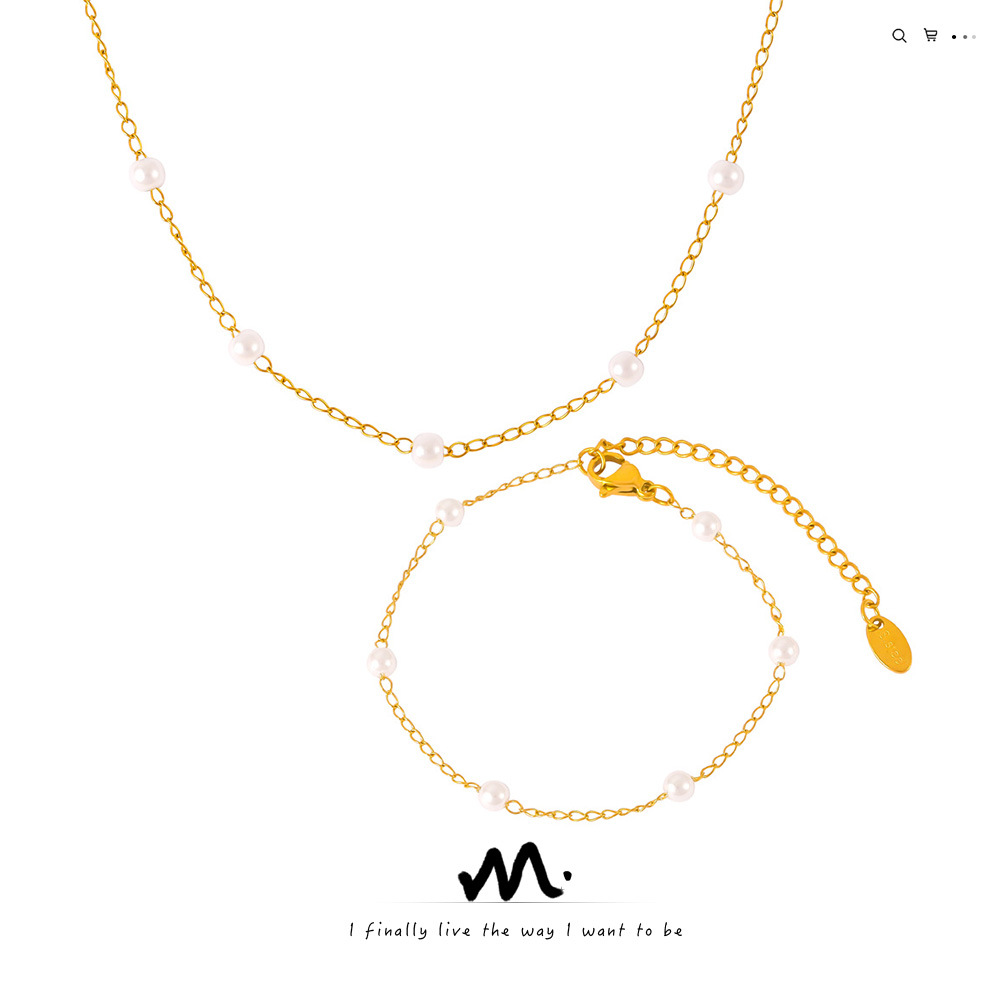 Elegant minimalistic design accessory