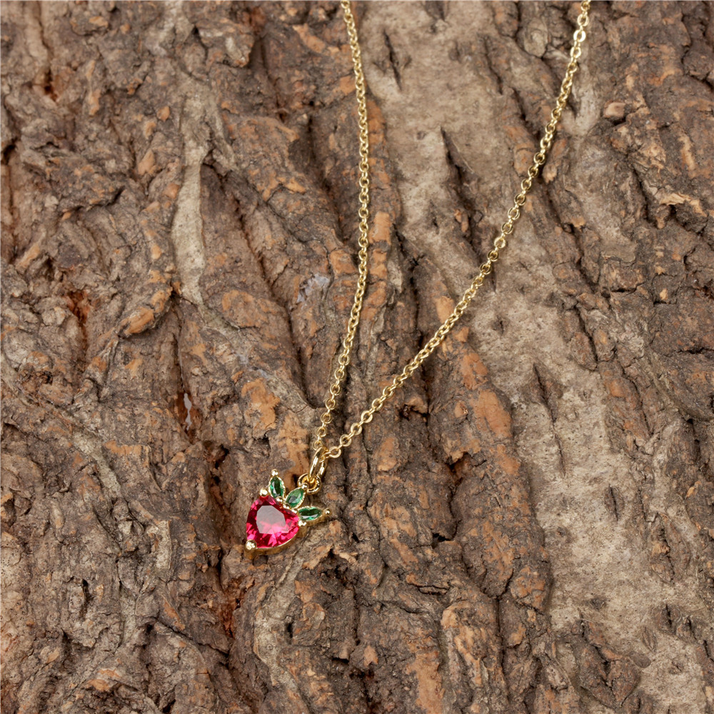 Cross-Border Wholesale Inlaid Zircon Strawberry Fruit Necklace Womenu0027s Autumn Design Pendant Gol