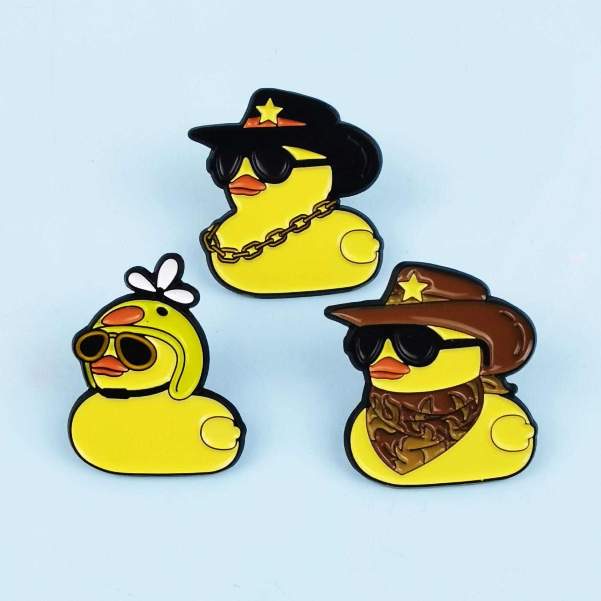 Broche con forma de pato amarillo frito fresco transfronterizo, bolso de pareja de dibujos animados lindo, accesorios fijos, pines de placa de aleación
