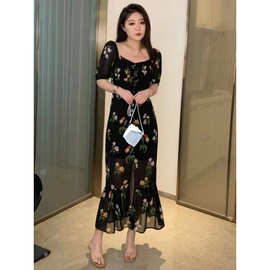 大码女装法式气质碎花连衣裙梨型身材夏季胖mm显瘦黑色裙子